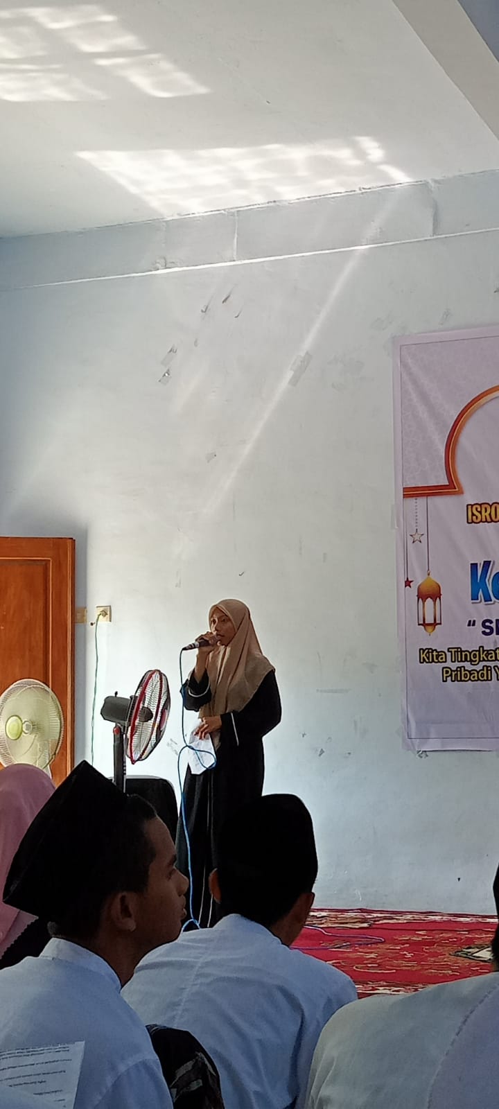 0K 6 Penampilan pidato ananda amaliah hasanah pada peringatan isro' mi'roj tahun 1445 H